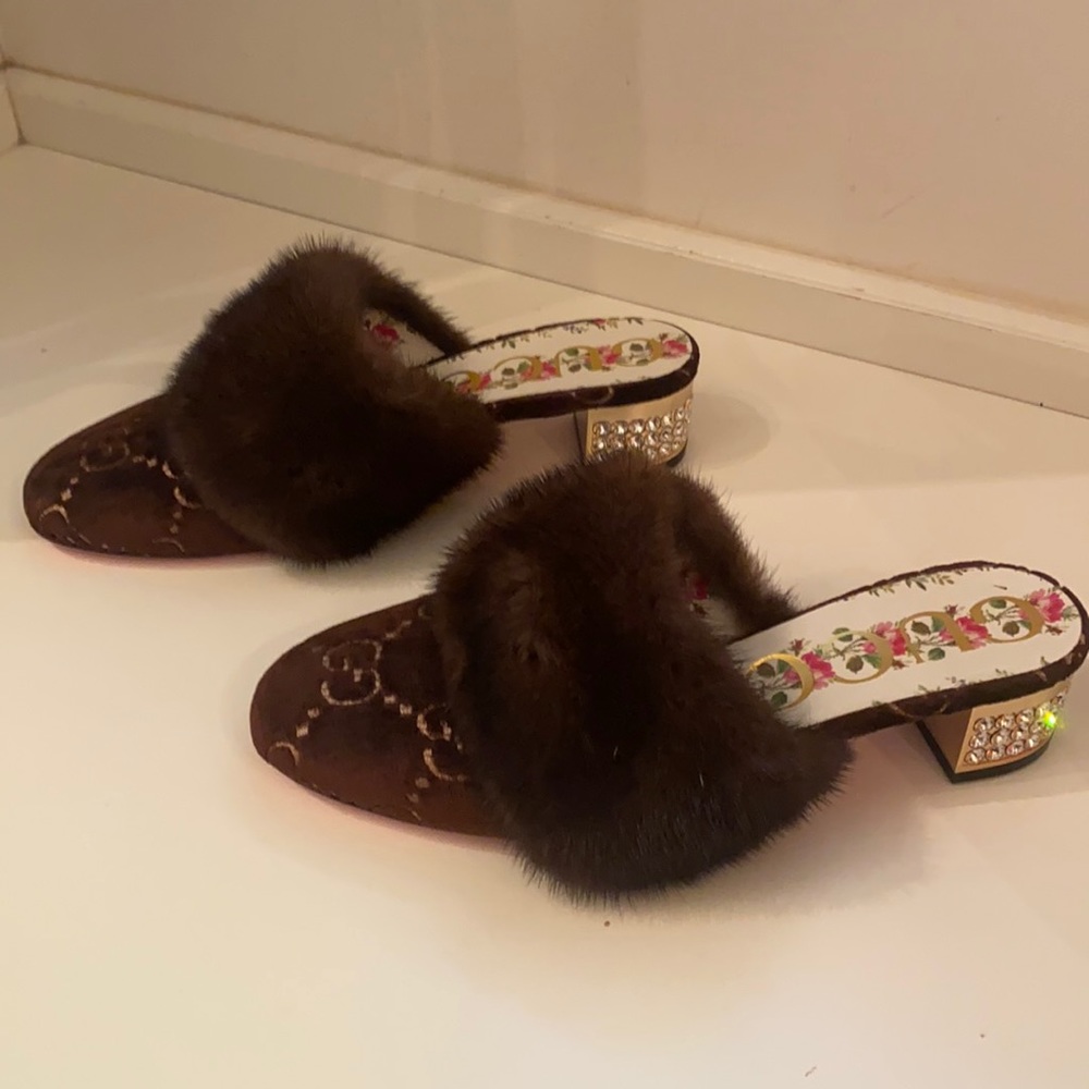Gucci Brown Fur slipons, size 37